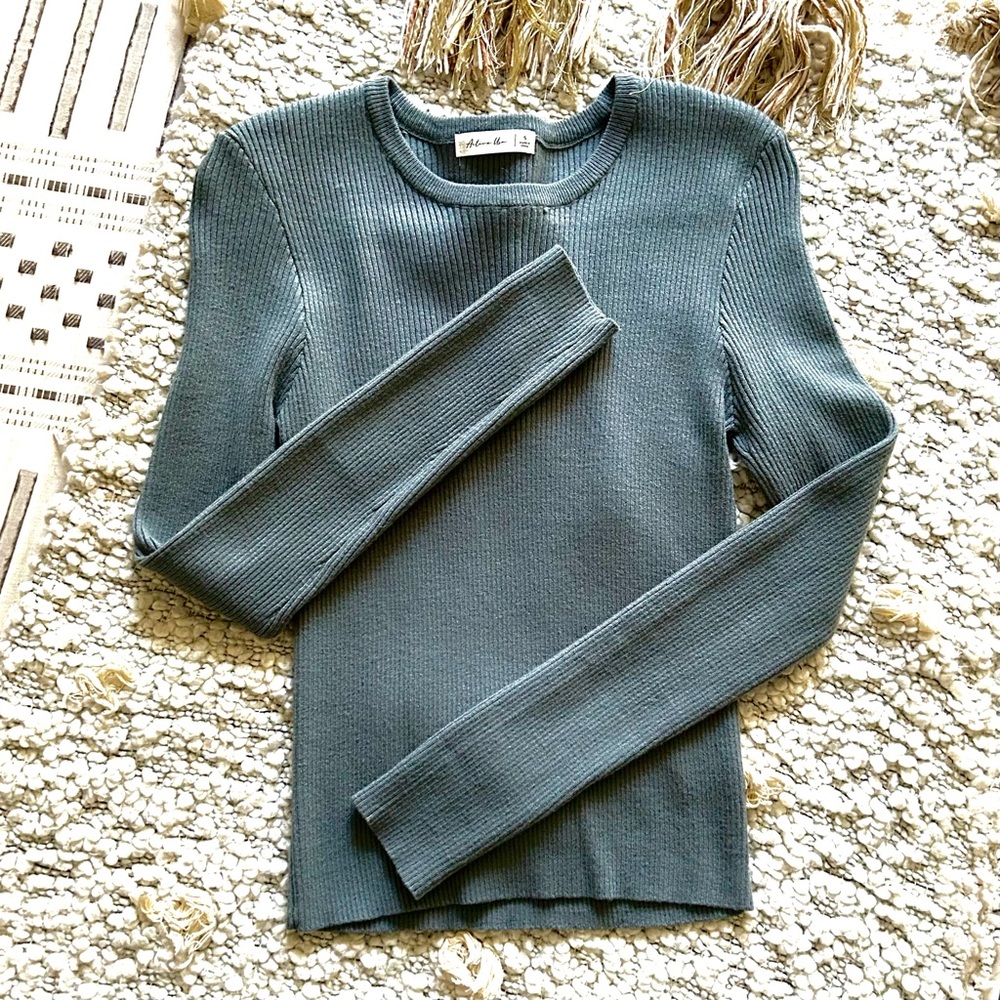 Active USA - Dusky Blue Sweater - S